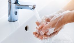 Fortfarande viktigt med att tvätta och rengöra våra händer